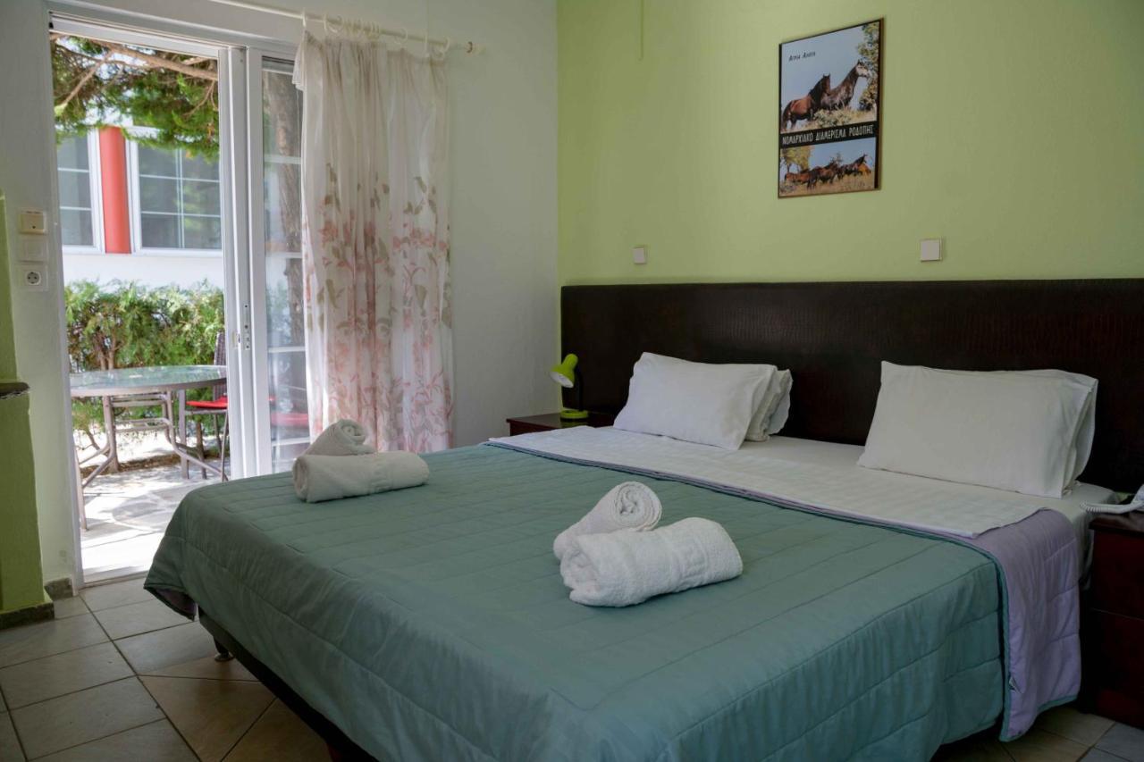 Hotel Melissa Gold Coast à Psakoudia Extérieur photo